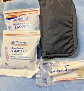 Phoenix 360913010030 Aqua Lance 1- Lancing Device 2-pkgs 30g Sterile Lancets 200 Ct With Blk Cas