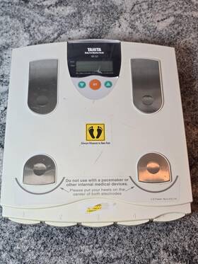 Tanita Tbf-531 Body Fat Monitor Scale Electronic Lcd Digital Beige Bathroom