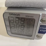 Omron HEM-650 Wrist Blood Pressure Monitor Automatic Intellisense Case Included. Fixed Price $50.95.